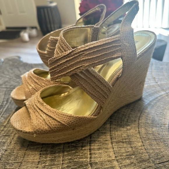 Tan and cream wedges gorgeous comfortable wedges size women’s 9 - Picture 1 of 5